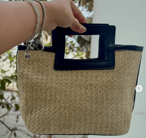 Bolso de mano tejido con asas